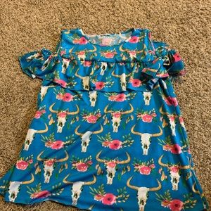 Boutique cow skull shirt